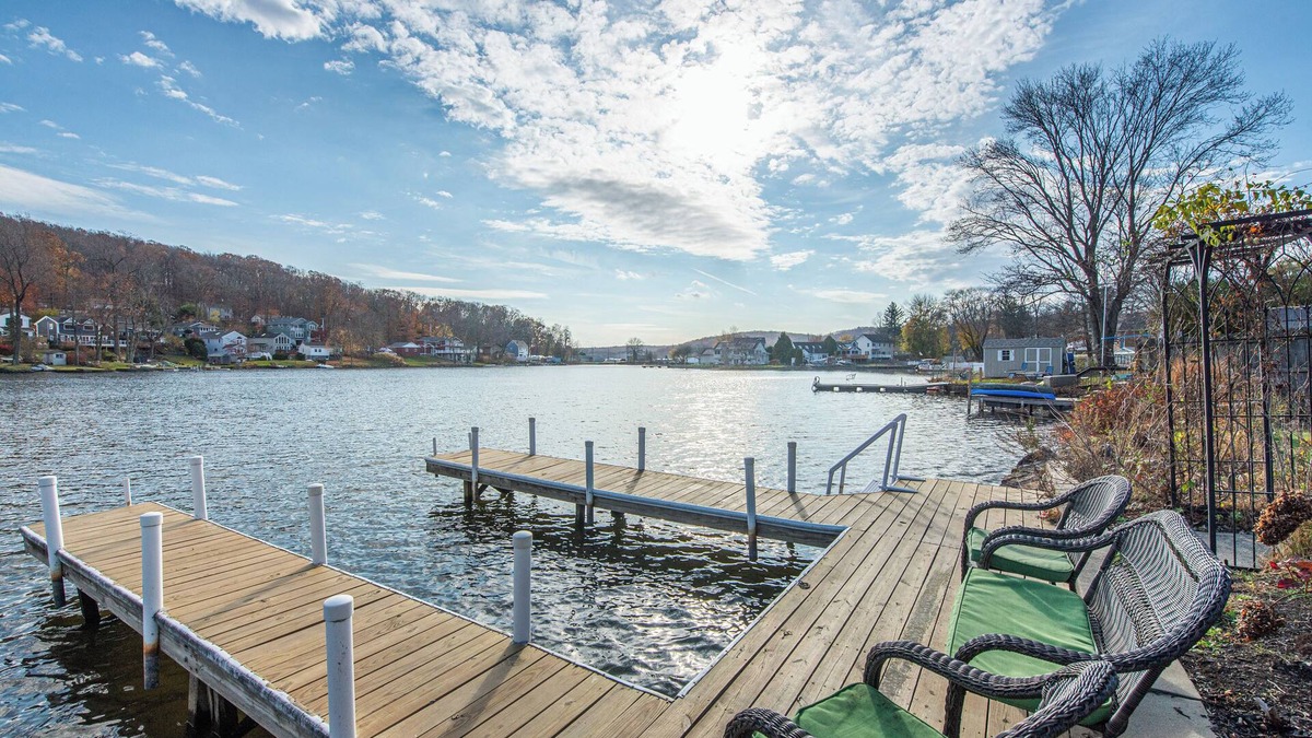 Lake Hopatcong House | Lake Front Home w/Dock, Kayak, Canoe Right On Lake Hopatcong w/AC Wifi Huge Deck