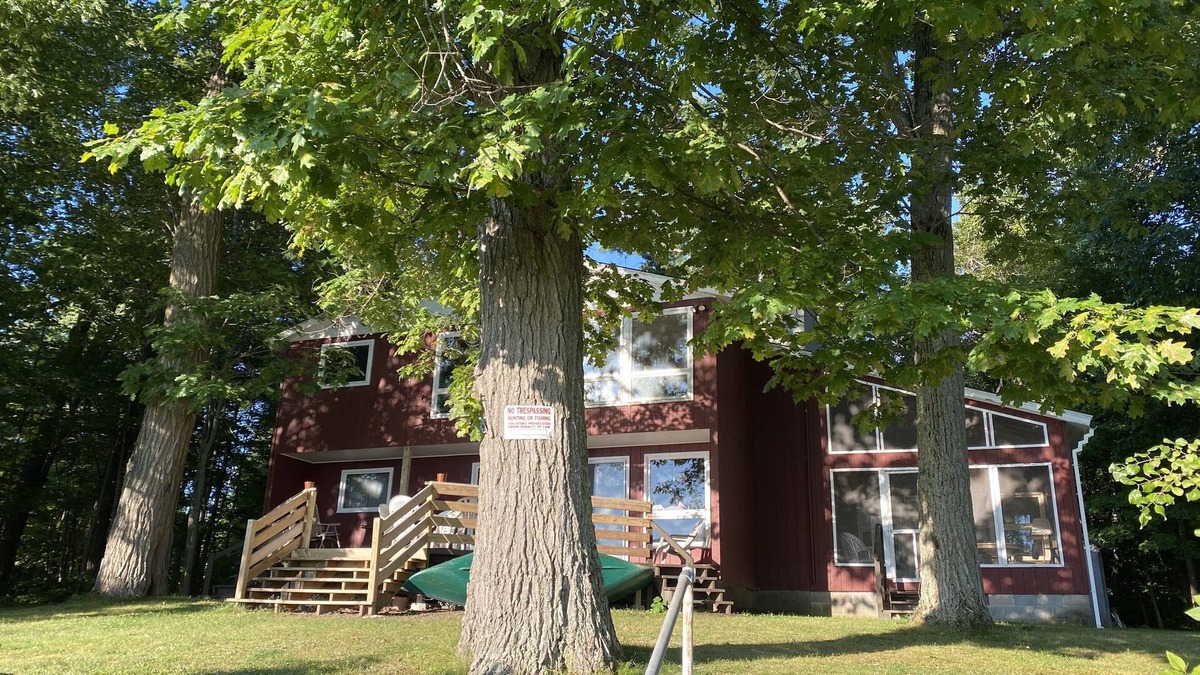 Sackets Harbor Cottage | Lake Front Historic Sackets Harbor.