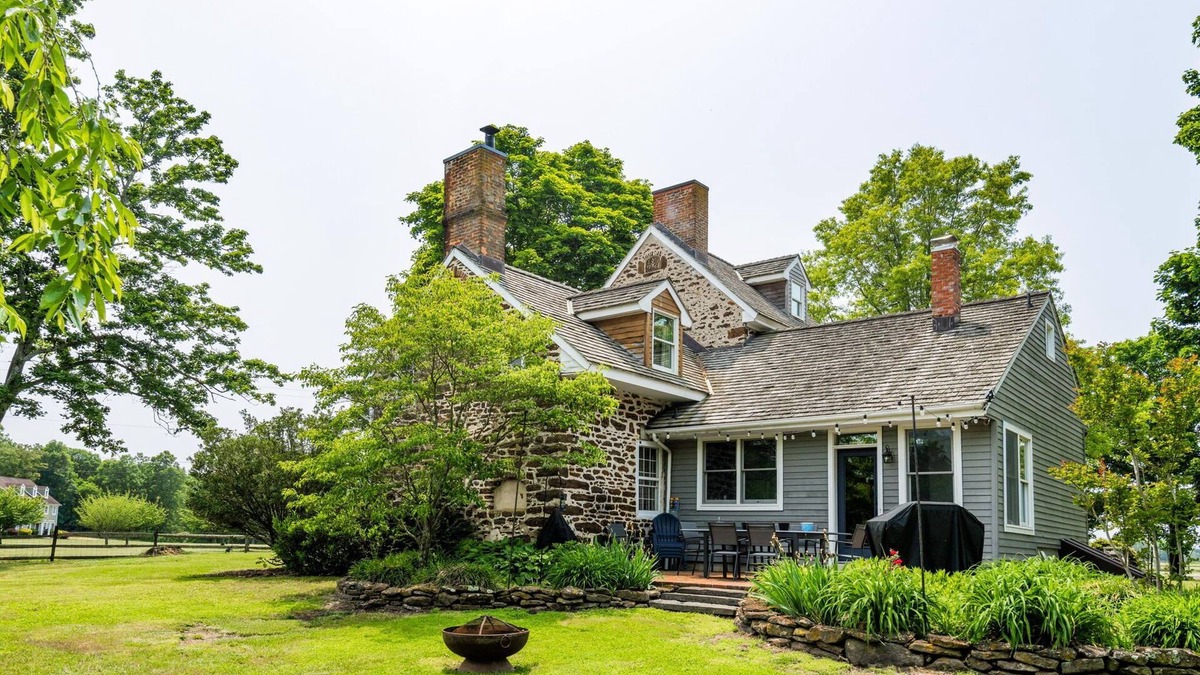 Quinton Other | Lake front historic farmhouse on 5 acres, fenced and pet friendly!