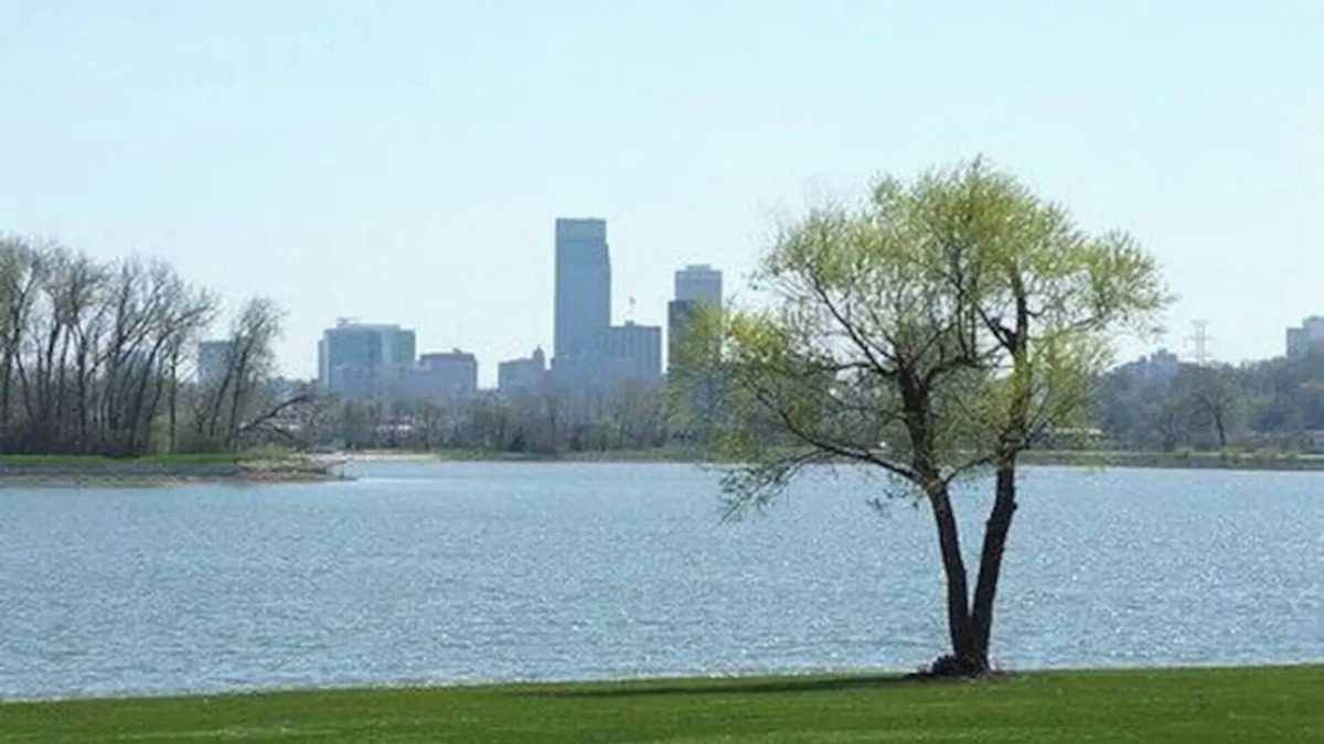 Carter Lake House | Lake front home 3 miles from Downtown Omaha! Pet Friendly!