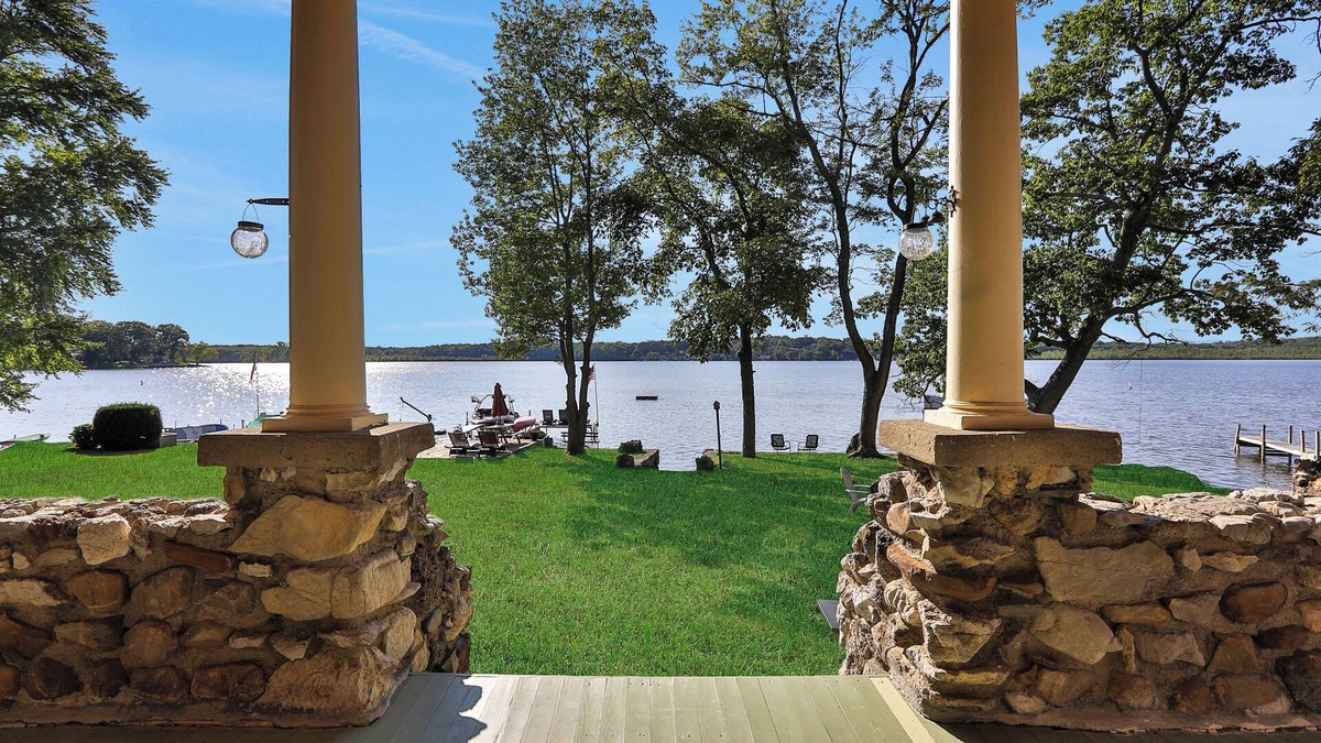 Orange Lake House | Lake Front Home close to Great Hiking Trails & just 60 minutes from NYC