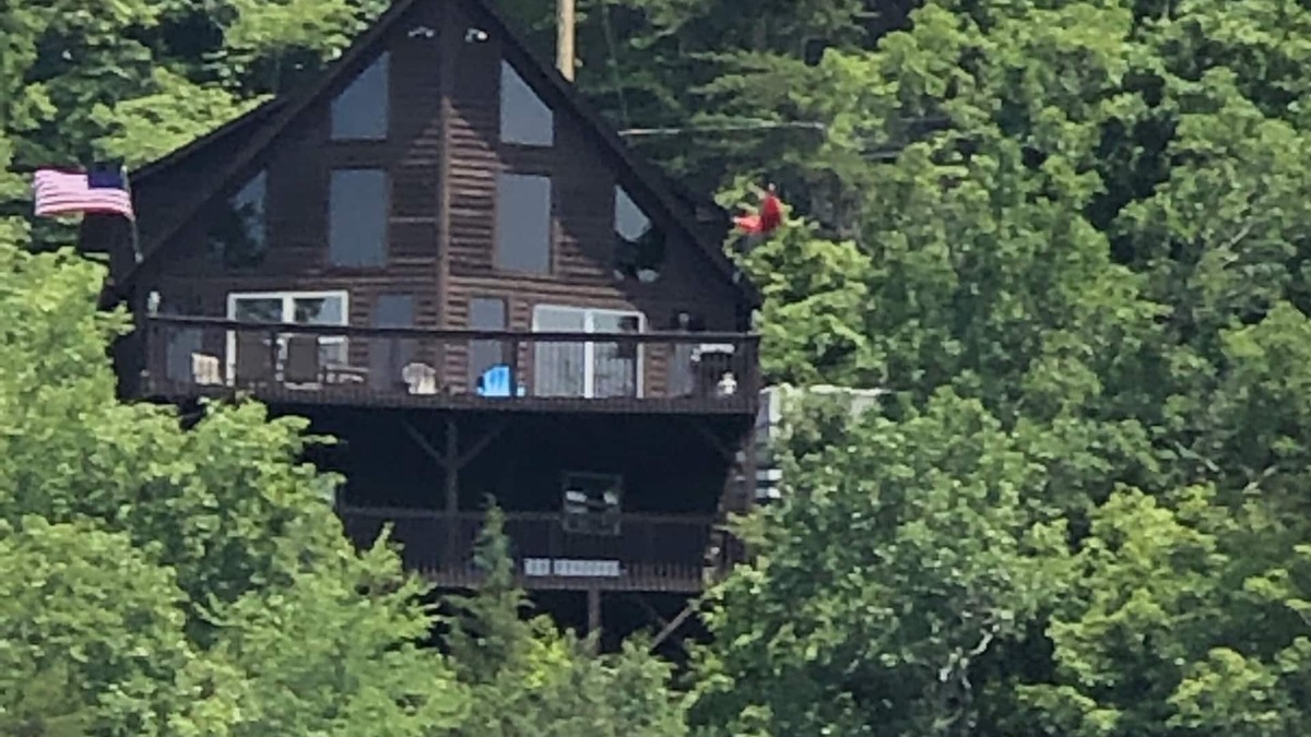 Flat Hollow Marina House | Lake front home, Hot tub, Boat dock near Flat Hollow Marina in Speedwell Tn.