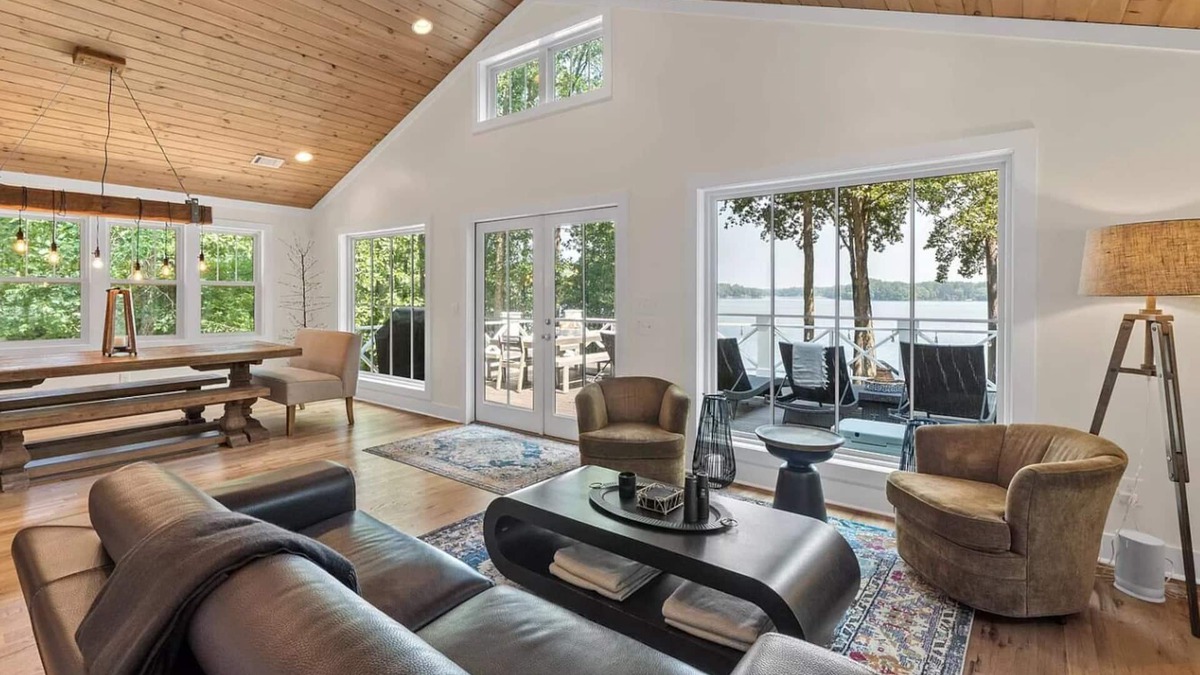 Buckhead House | Lake front home on Lake Oconee with private dock, hot tub and firepit