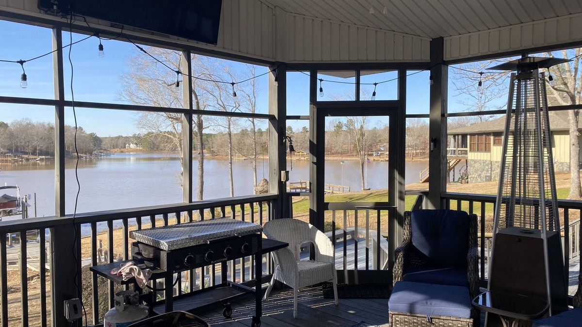 Ridgeway House | Lake Front Home on Lake Wateree With Easy access to Docks and KAYAK