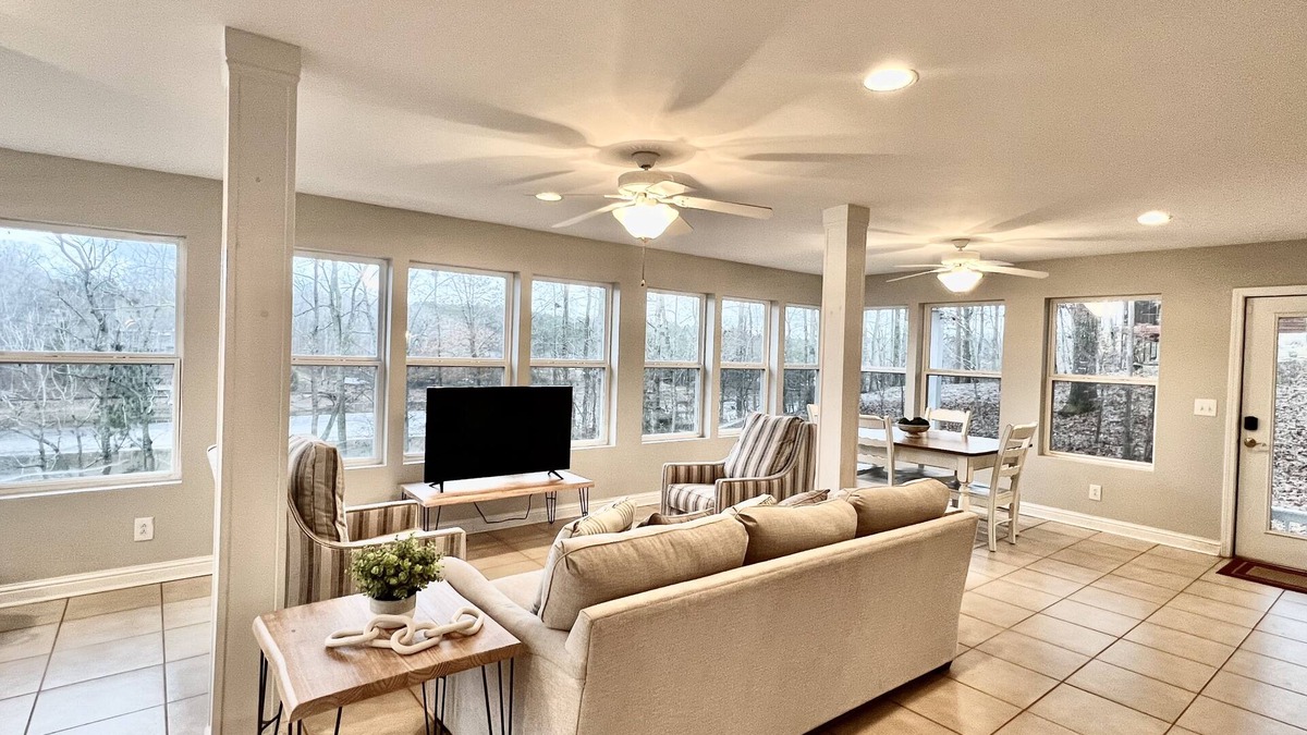 Wedowee Cottage | Lake front house near town and restaurants, paved road , year round water & dock