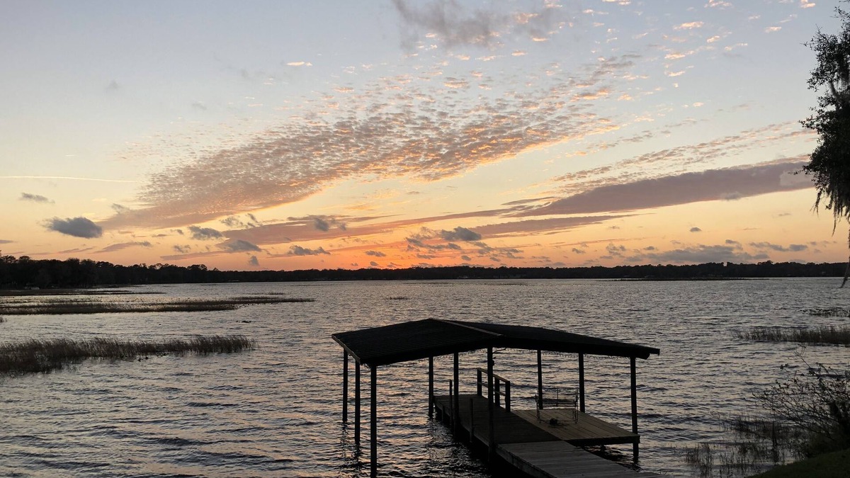 Hernando House | Lake Front House with Covered Boat Dock, Great Fishing, Pets, internet, canoe