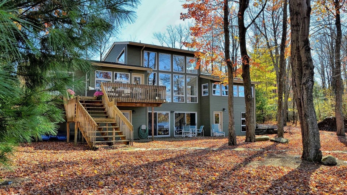 Gouldsboro House | Lake Front in Poconos: Hot Tub/Sauna/Game Room/Kayaks/Private Beach