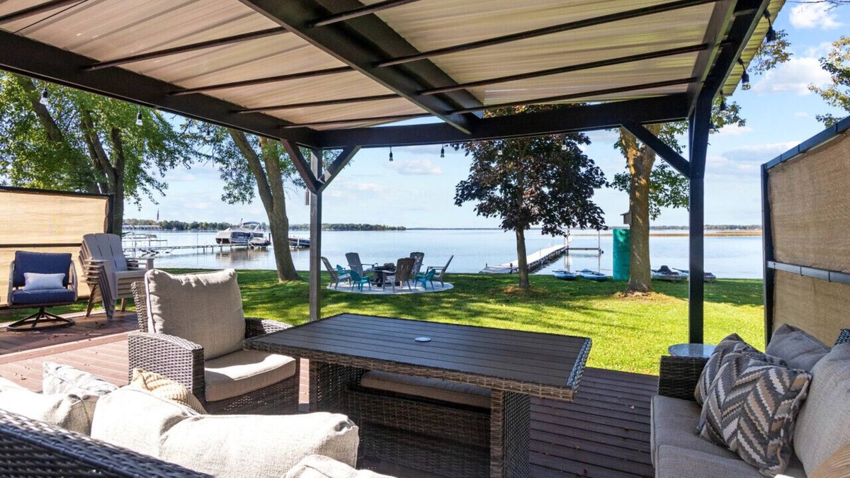 Cecil House | LAKE FRONT! Kayaks&Paddleboards