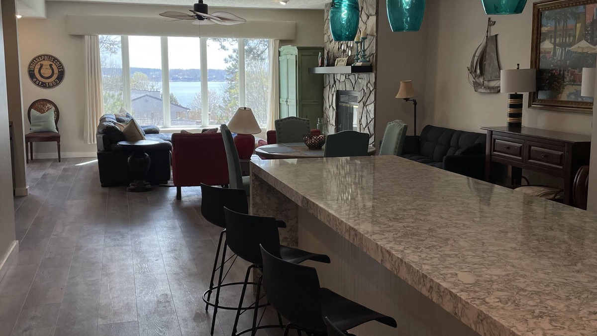 Salem Condo | Lake front Keowee Condo w/Balcony & Resort Amenities! 20 min to Clemson!