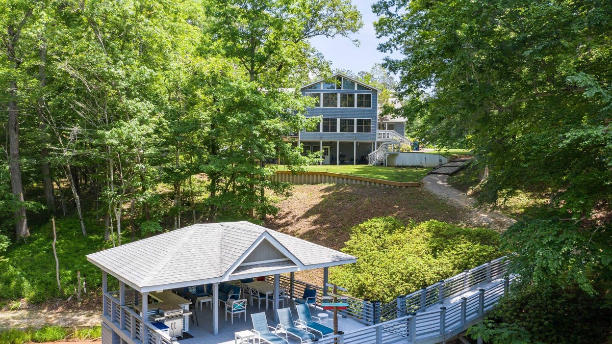 Valley House | Lake front Lake Harding home 30 min from Auburn & Columbus, 1.5 hrs from ATL