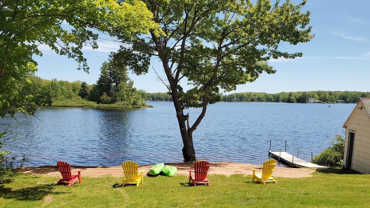 Toivola Cottage | LAKE FRONT LODGE at Lake Roland