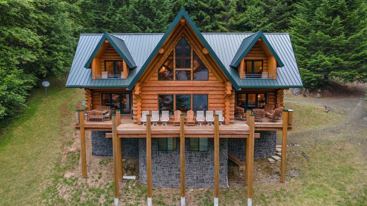 Mount St. Helens Cabin | Lake front Lodge on Lake Swift