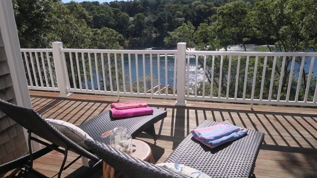 West Chatham House | Lake front, Near Beach, AC, WiFi, Pet Friendly near Bike Path