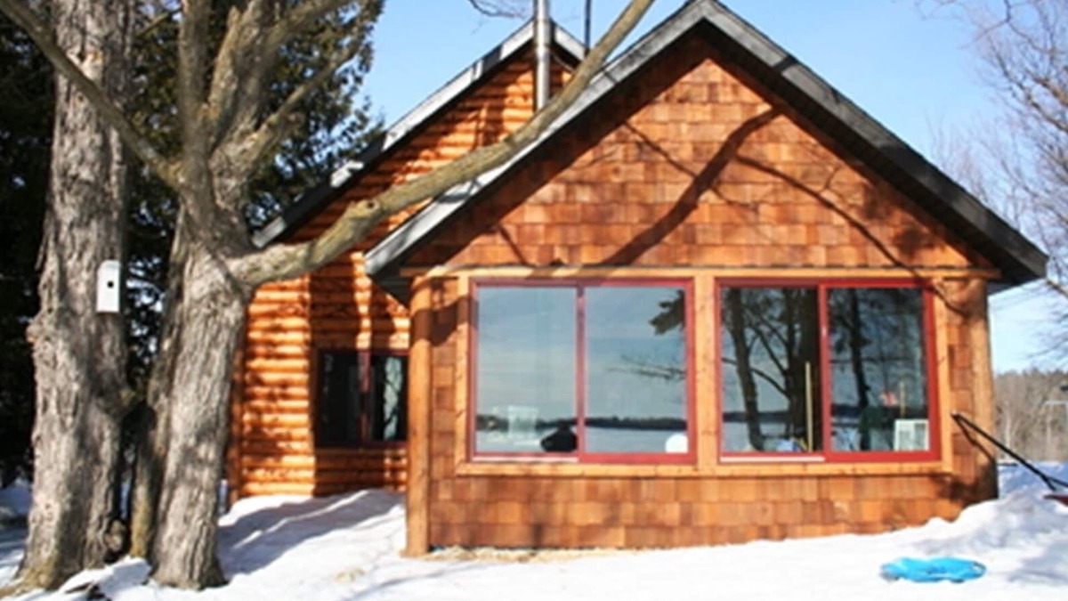 Bemidji House | Lake front, pool, beach, kayaks, canoes, resort amenities included