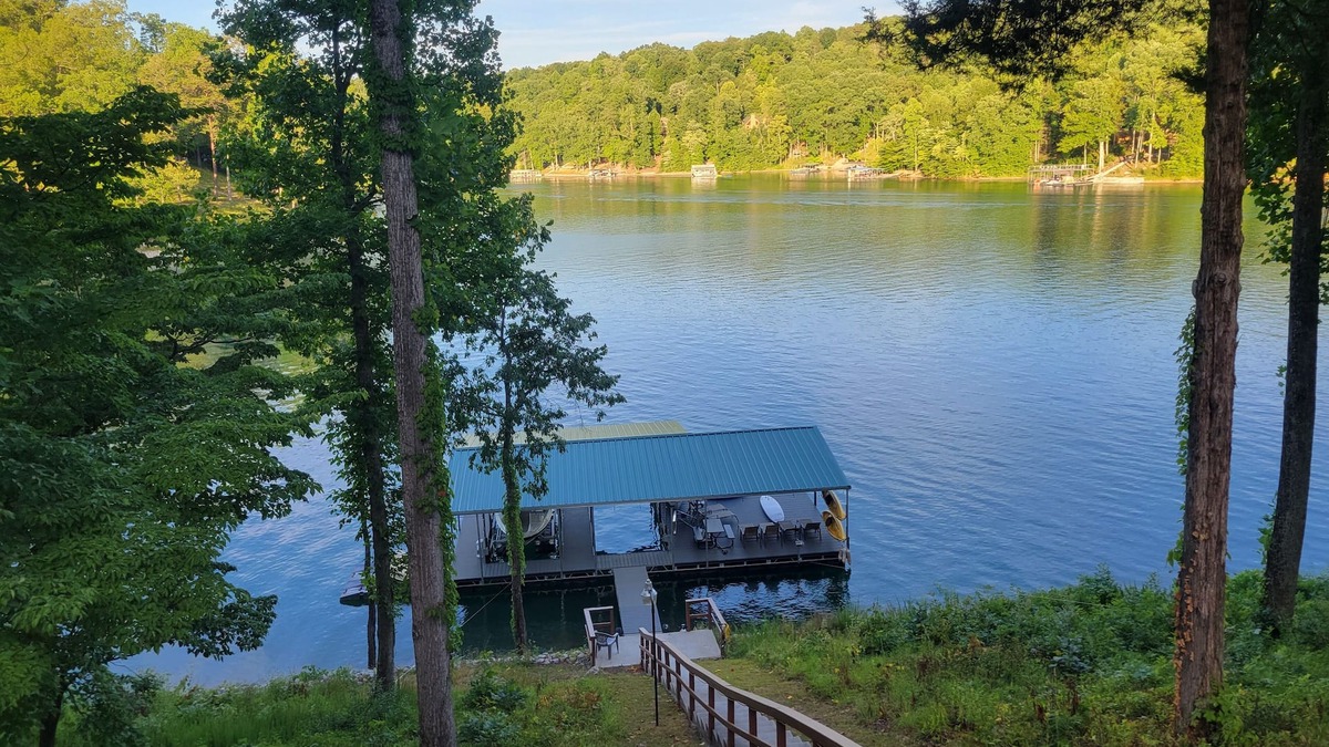 Big Creek Cottage | Lake Front Prop, includes two kayaks, canoe, covered dock with jet ski dock