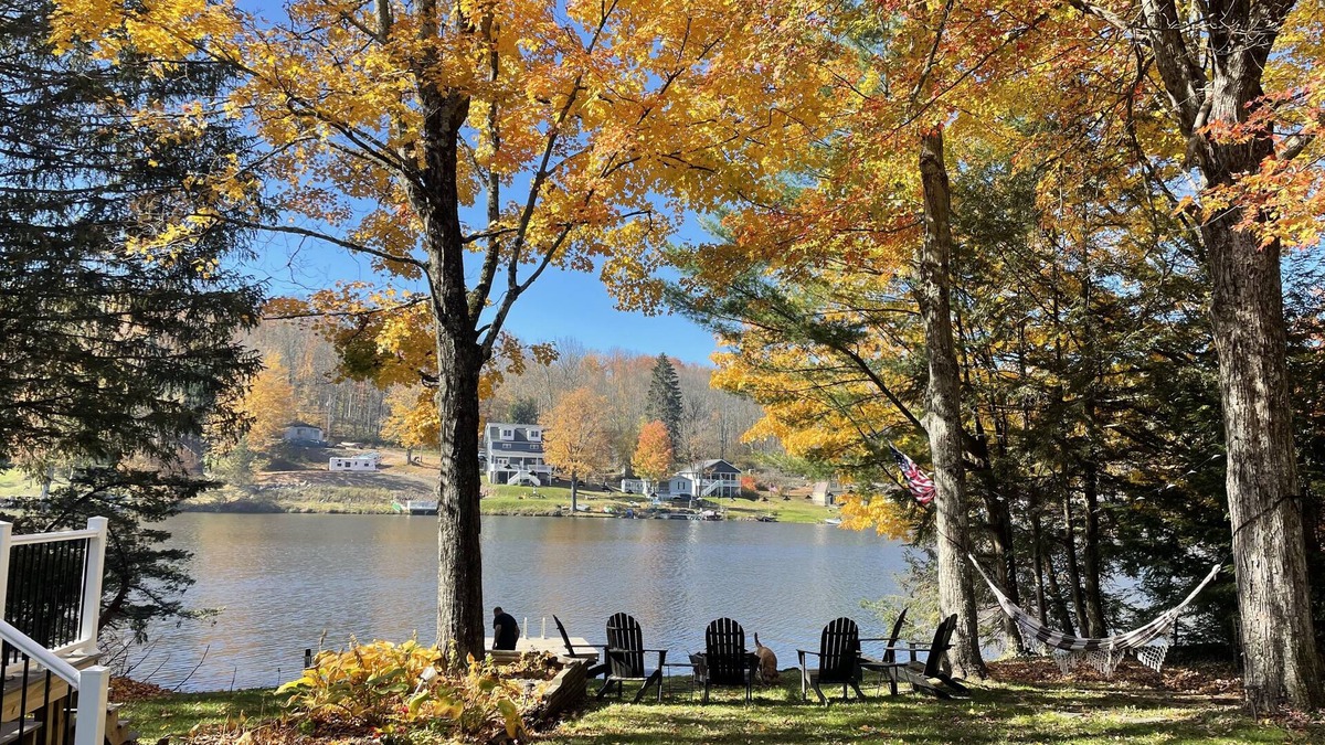 Kingsley House | Lake front property! Just steps away from the lake! fishing, kayaking, skiing!
