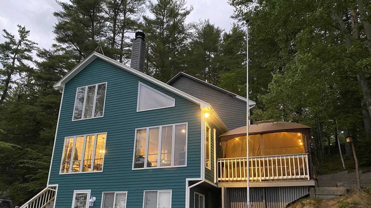 Shapleigh House | Lake Front Property with Breathtaking Views and Sunsets