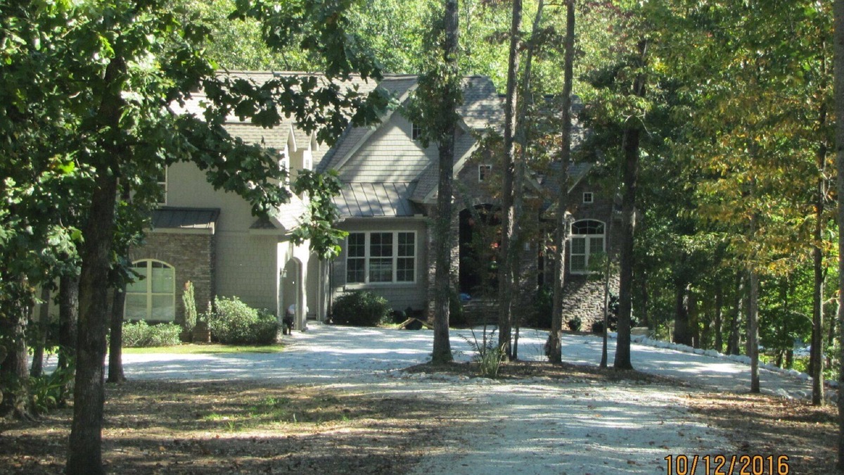 Pine Ridge Point House | Lake Front, Quiet, Private cove on 4.75 acres, Canoe, 2 Kayak, 2 boat docks
