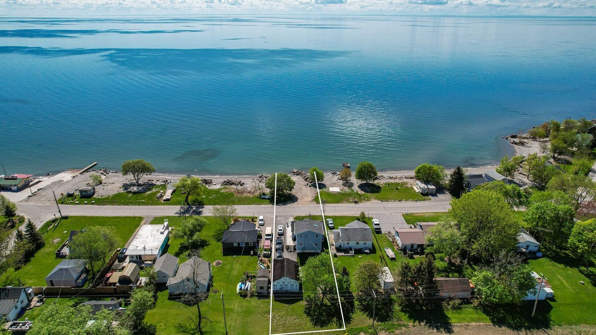 Lowbanks House | Lake Front Retreat with boat access and private beach