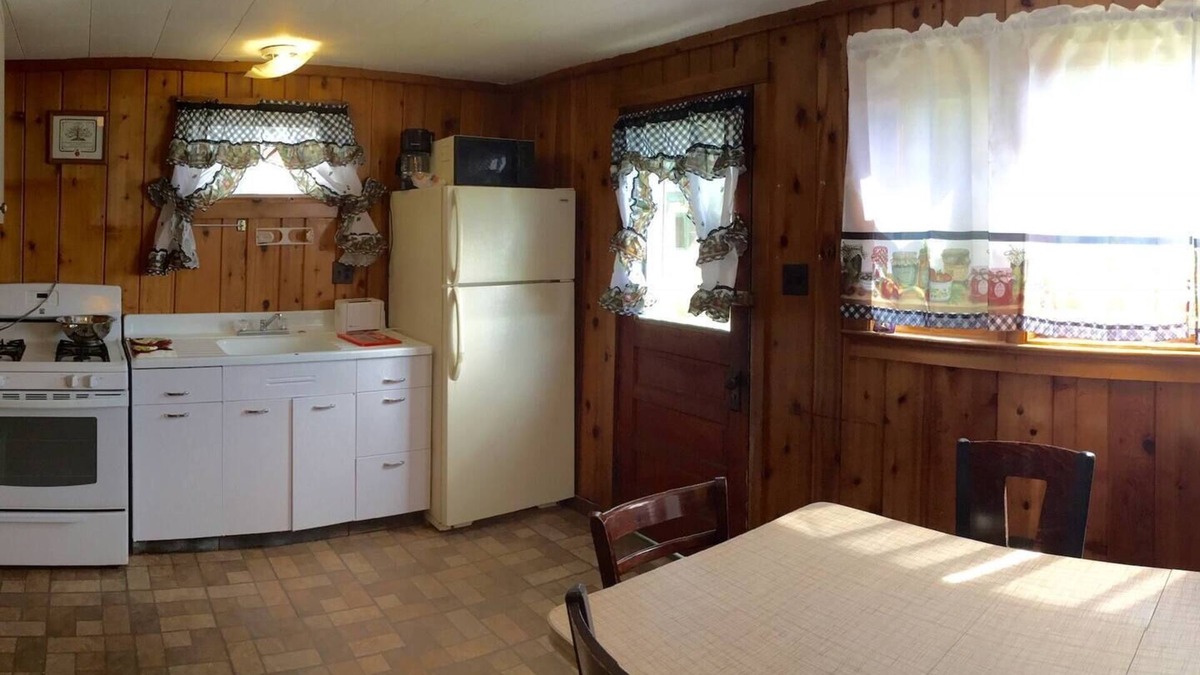 Beach Lake House | Lake Front Rustic Cabin #2 on Private Lake!