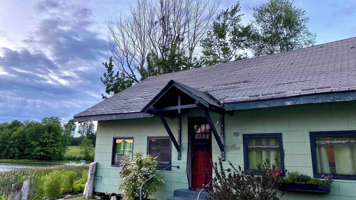 Beach Lake House | Lake Front Rustic Cabin #1 on Private Lake!
