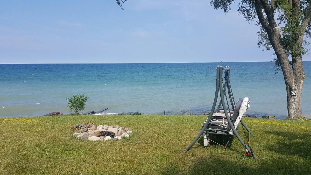 Lexington Cottage | Lake Front Summer Cottage with private beach.