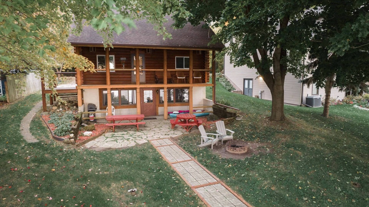 Beaver Dam Cabin | Lake Front