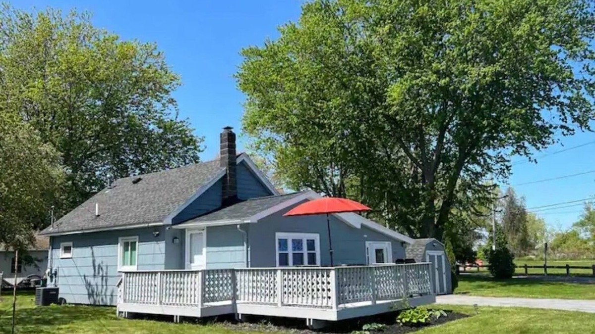 North Greece House | Lake Front, View Property, fishing, cottage, Boat, nature, beach,trails,hiking.