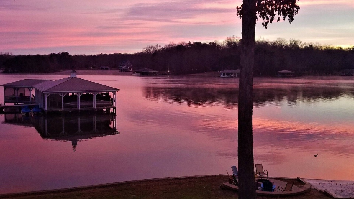 Bumpass House | Lake Front Views 🔹 Boathouse 🔹 FirePit🔹 Private Beach 🔹 Theater Room