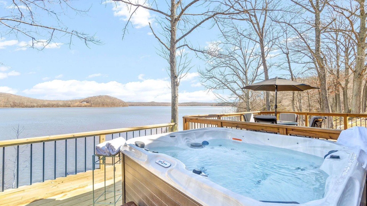 Stewart House | Lake front with private dock & boat ramp