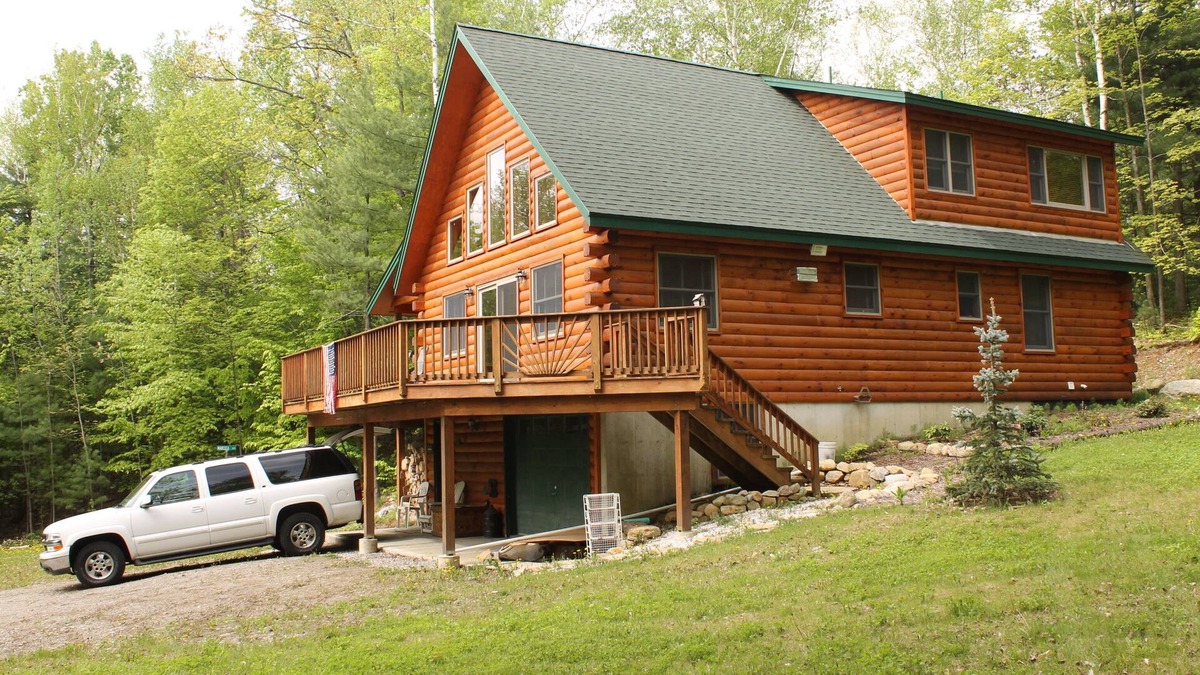 North Lake George Cabin | LAKE GEORGE CUSTOM BUILT LOG CABIN