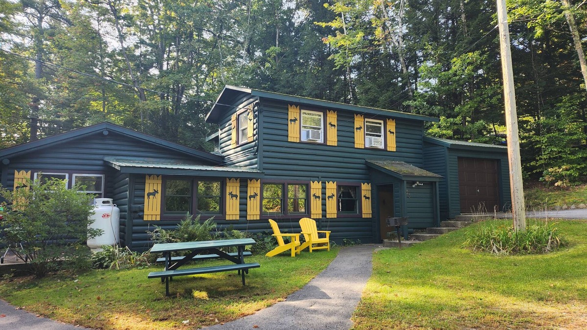 Lake George Cabin | Lake George Diamond Point 3 Bed/2 Ba two story Cabin