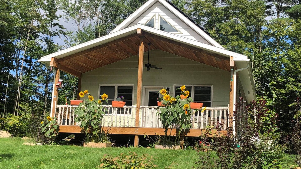 Warrensburg Ski Chalet | Lake George/Gore/snowmobile trail access NEW HOME