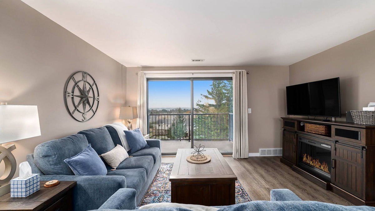 Acme Condo | ⛳ Lake & Golf View Condo @ Grand Traverse Resort | King Suite + Balcony + Beach Access ➠ 5056