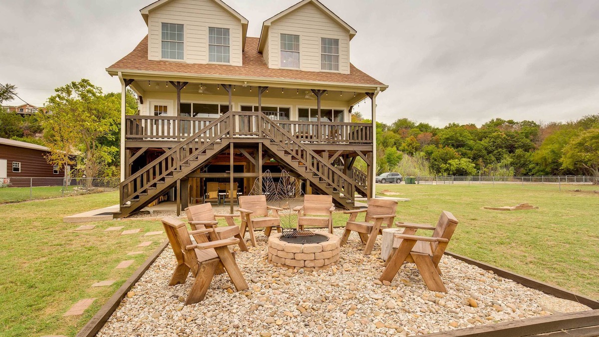 Dennis House | Lake Granbury Fishing Escape w/Dock & Kayaks!