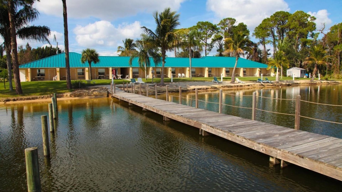 Lake Placid Apartment | Lake Grassy Inn & Suites