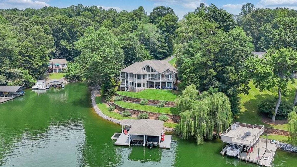 Goodview House | Lake Great Escape on Smith Mountain Lake