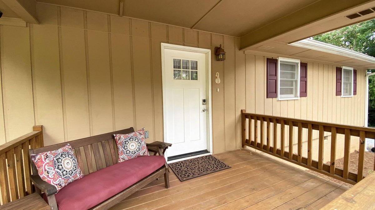 Gumlog House | Lake Hartwell Cottage close to Tugaloo State Park