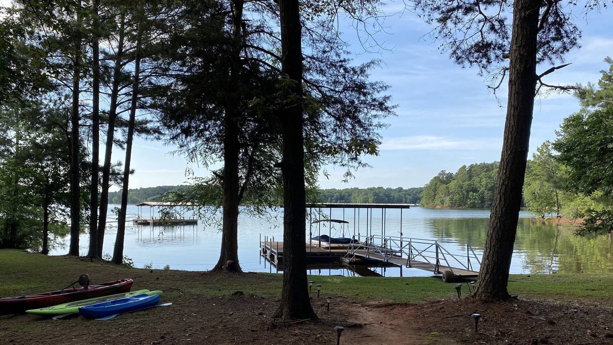 Hartwell House | Lake Hartwell Lake House Cabin Deep Water Downtown Hartwell Lavonia Clemson