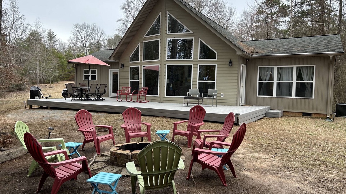 Westminster House | Lake Hartwell on McKinney Point, near Clemson!