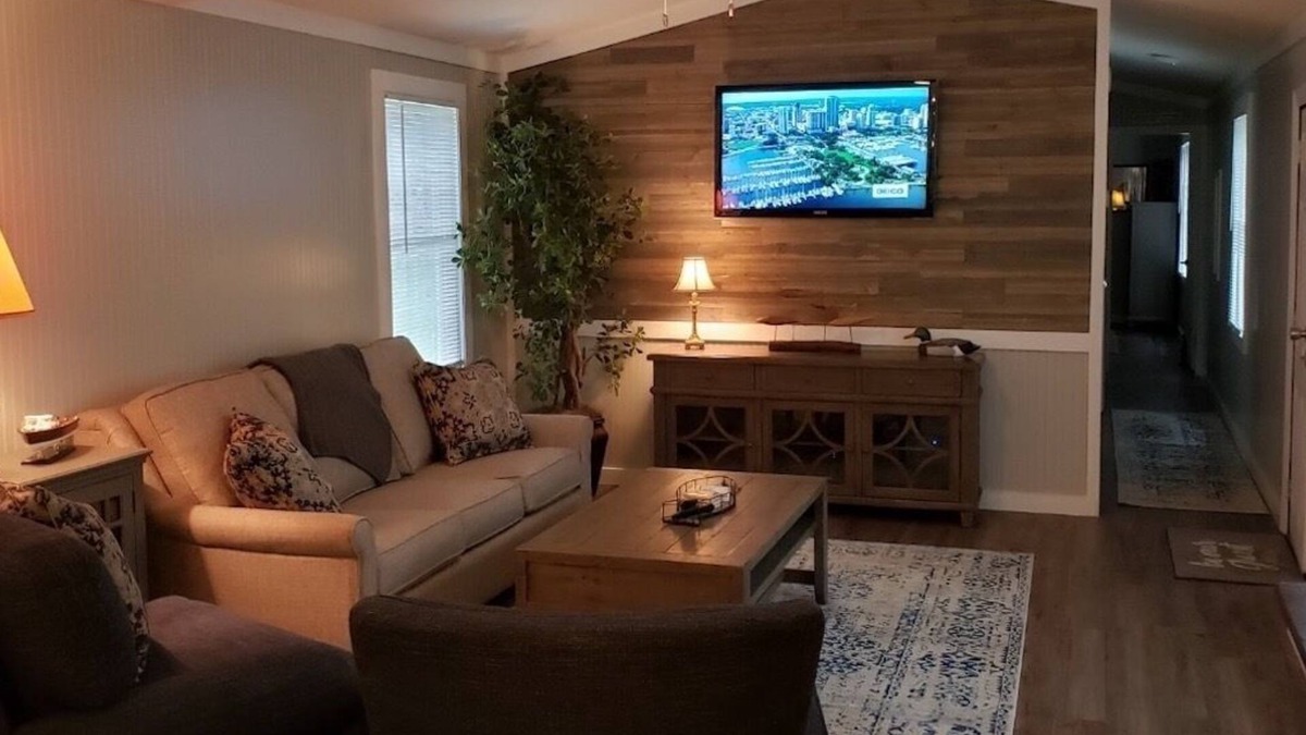 Fair Play House | Lake Hartwell Rental w/Dock