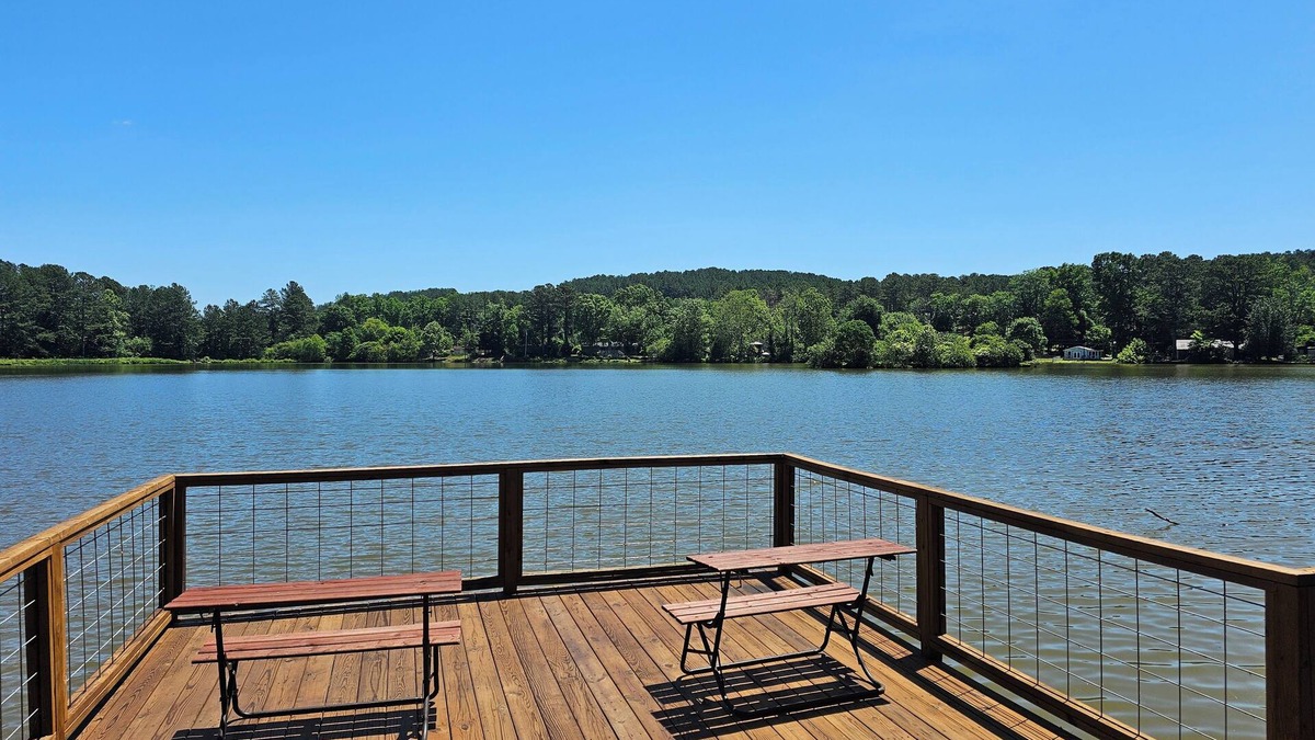Tunnel Hill Cabin | Lake Haven Cottage-Lake front