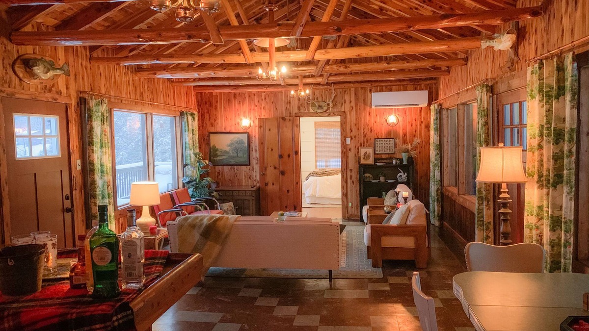 Pacific House | Lake Haven - Updated Mid Century Cabin Only 35 Mins from St. Louis
