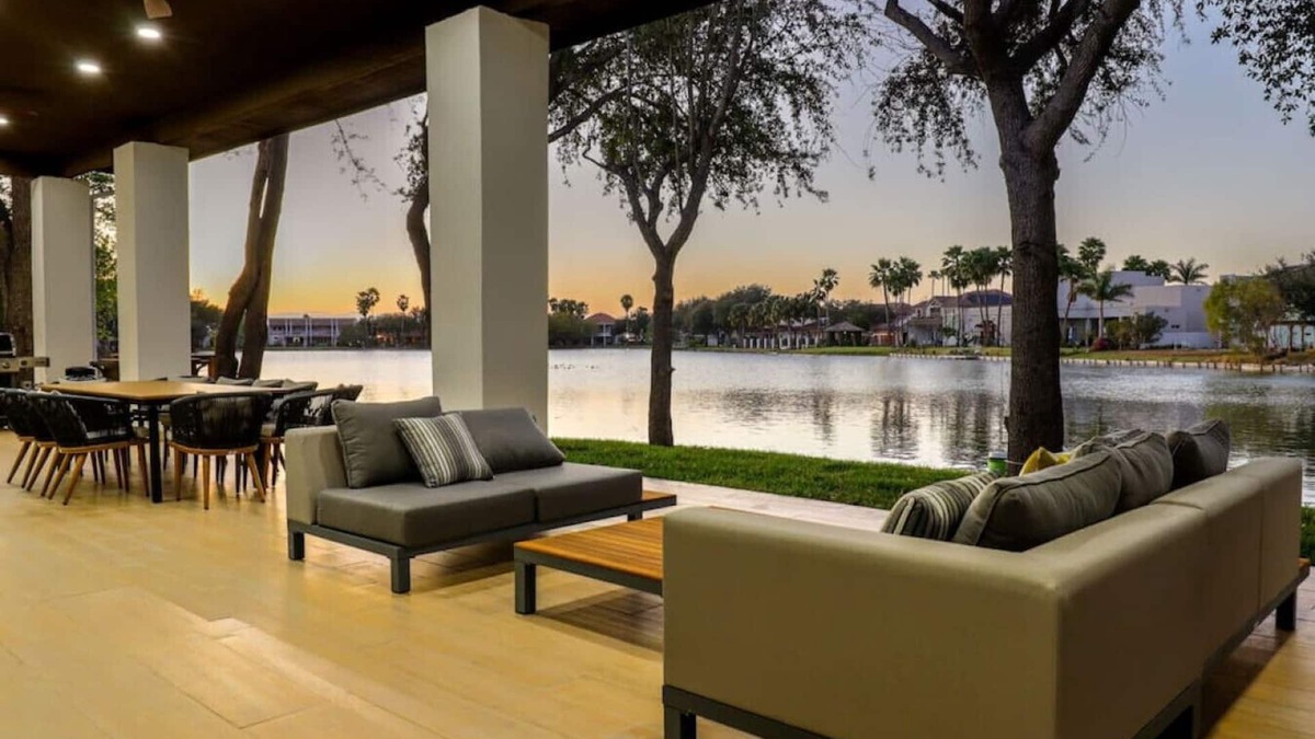 Mission House | Lake Home: Relax and Unwind in Mission Hidden Gem