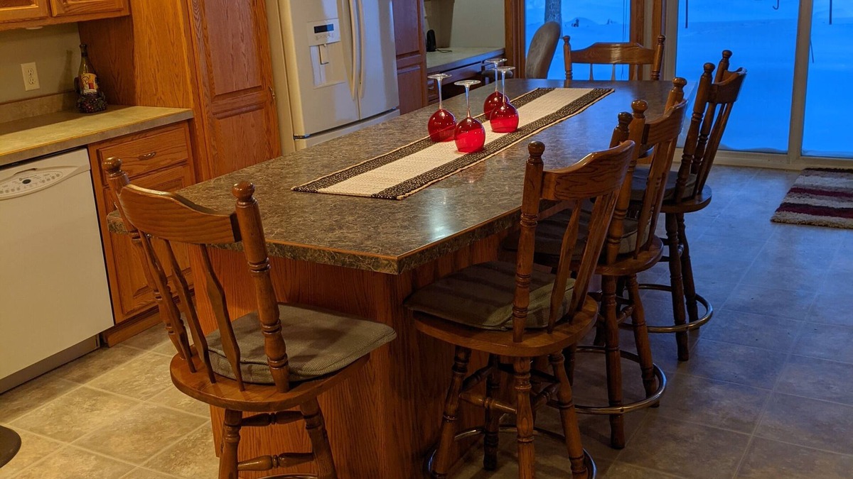 Warroad House | Lake Home that has Comfort with a View