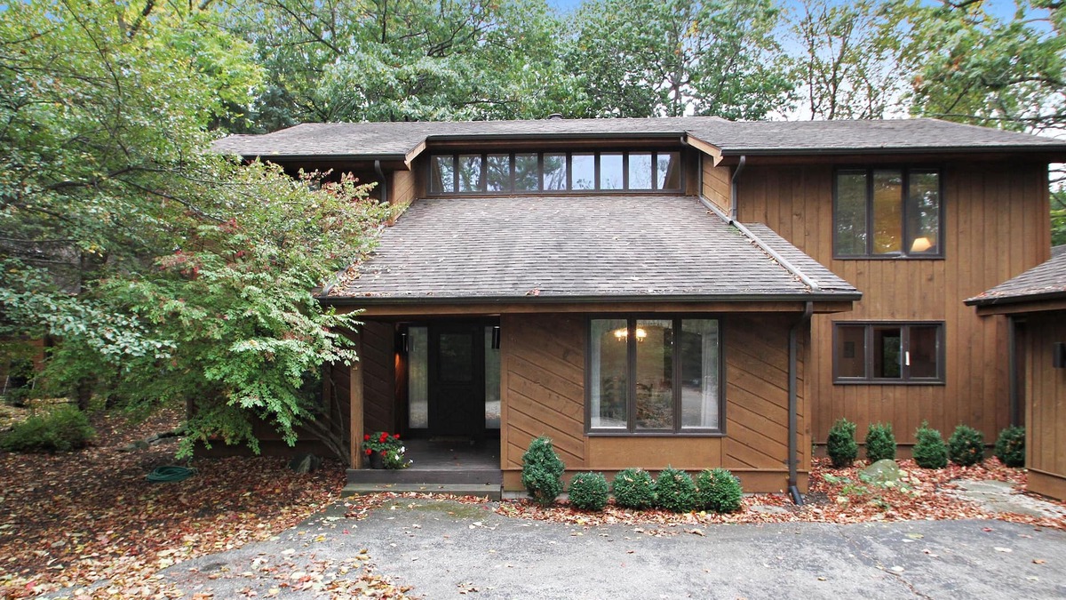 Fontana House | Lake House Retreat Steps From Lake Geneva ~ Abbey Springs Resort!