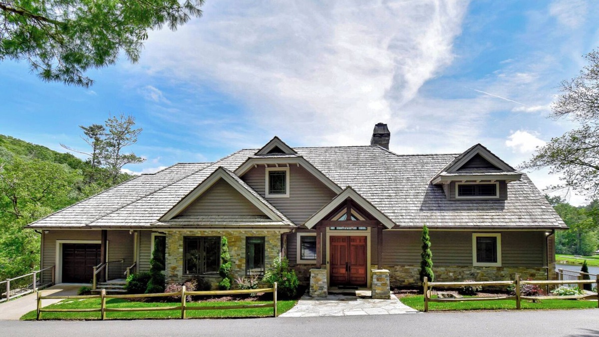 Blowing Rock House | Lake House 101 | Fireplace, Restaurant, Pool, Spa