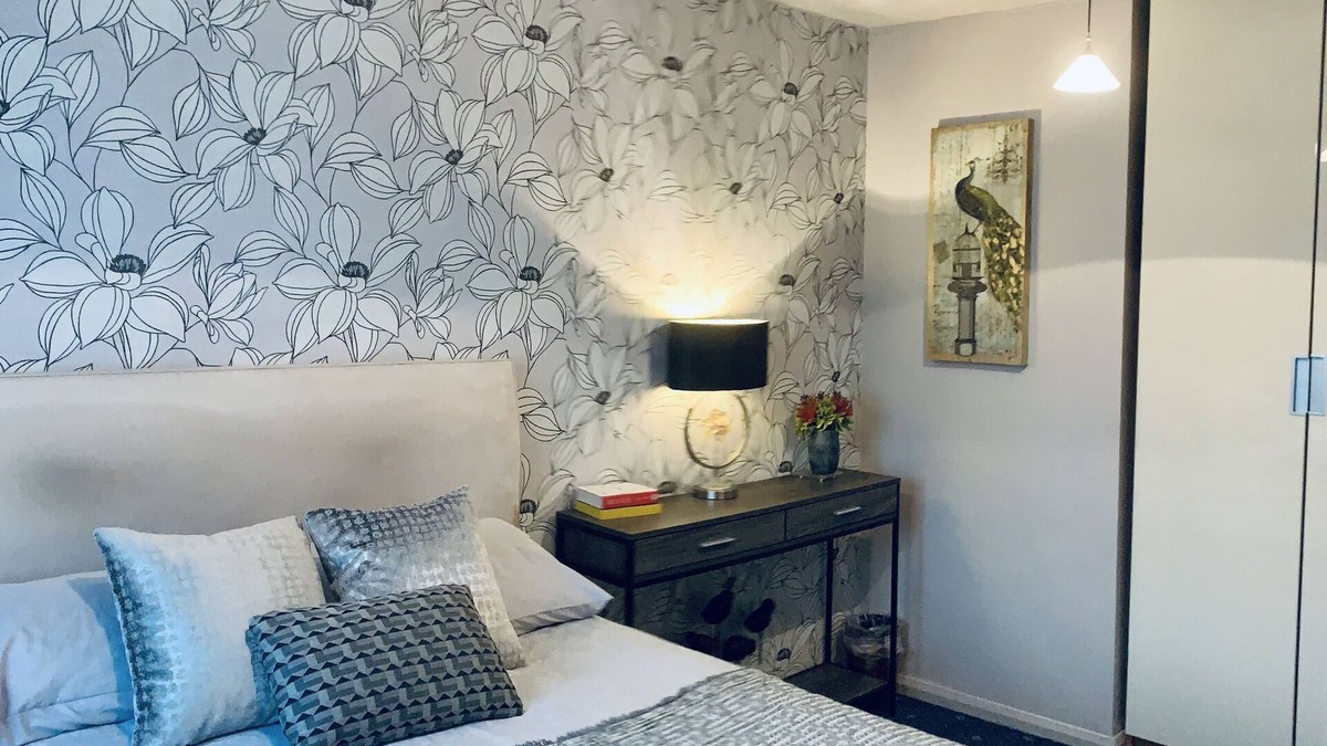 Woking House | Lake house - 3 bedroom woking