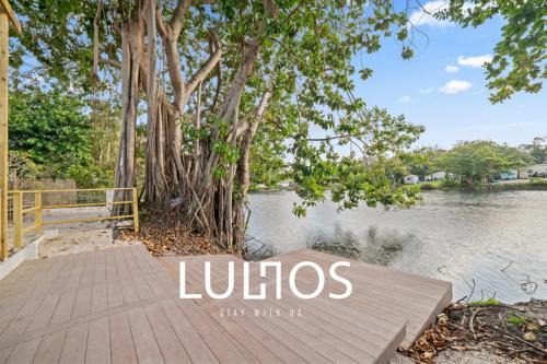 West Park House | Lake House Heated Pool, Hot Spa, Spacious Patio 10 Min to Beach Bliss L47