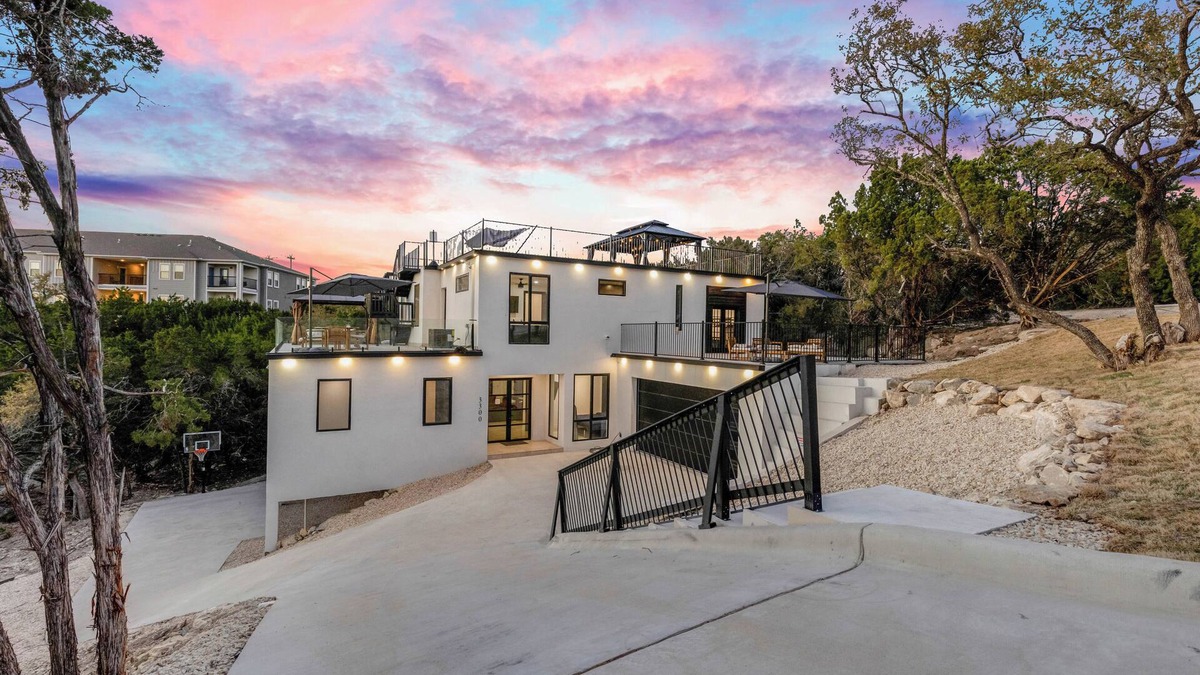 Highland Lake Estates House | Lake House In Lago Vista-Lake Travis